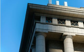 Európske banky zaostávajú za americkou konkurenciou: Analýza finančného sektora